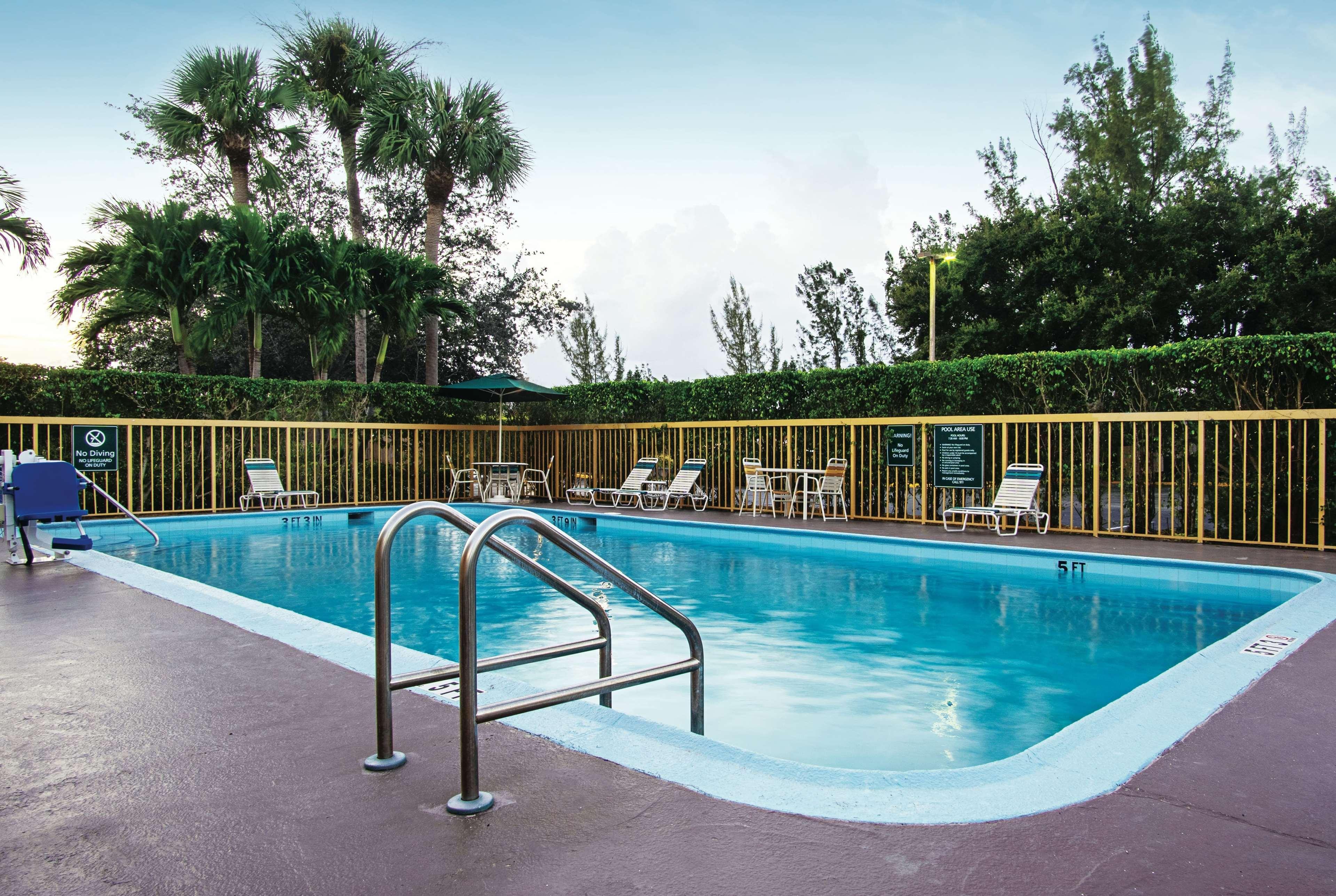 La Quinta Inn By Wyndham West Palm Beach - Florida Turnpike Eksteriør bilde